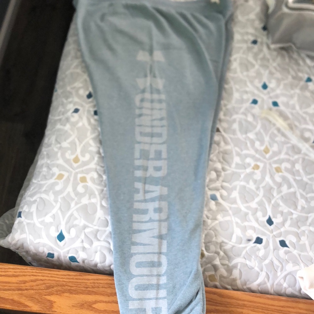 Women’s under armour sweat pants